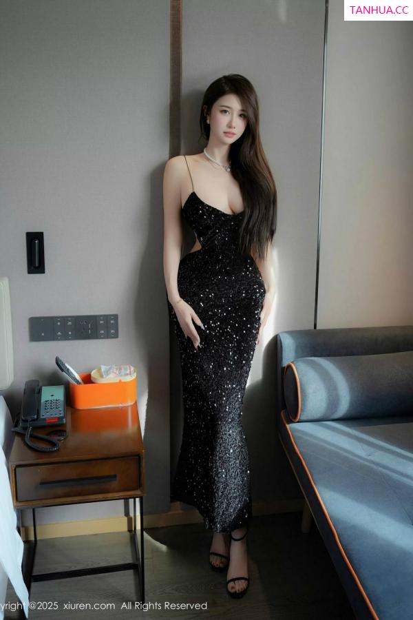 星星Star  [XiuRen]高清写真图 2025.02.26 No.9937 星星baby 美腿性感第6张图片